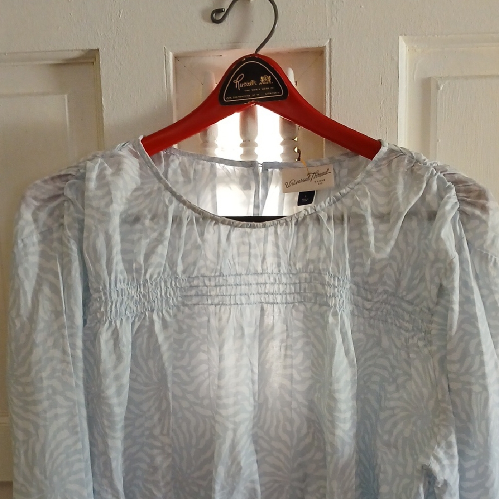 Universal Thread Light Gray Blouse.Boho Styler. - image 2